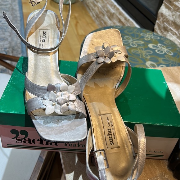 Sacha London 9.5B silver wedding or part heels - Picture 5 of 10